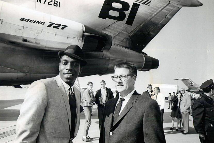 TDMN STAFF PHOTO - Shot December 29, 1967 - Bob Hayes (left) and Clint Murchison Jr. [ no...
