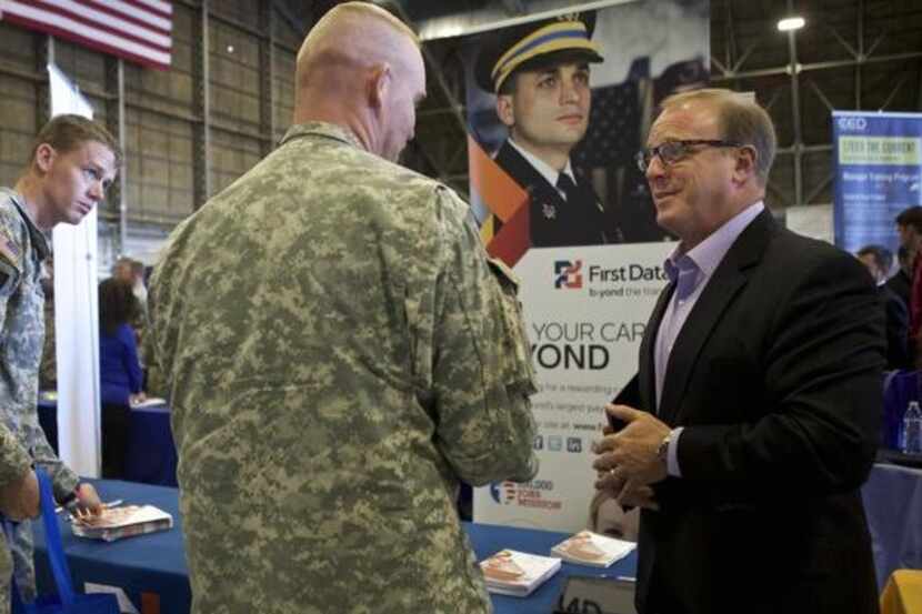 Tres colegios comunitarios de Dallas darán capacitación a veteranos de las fuerzas armadas...