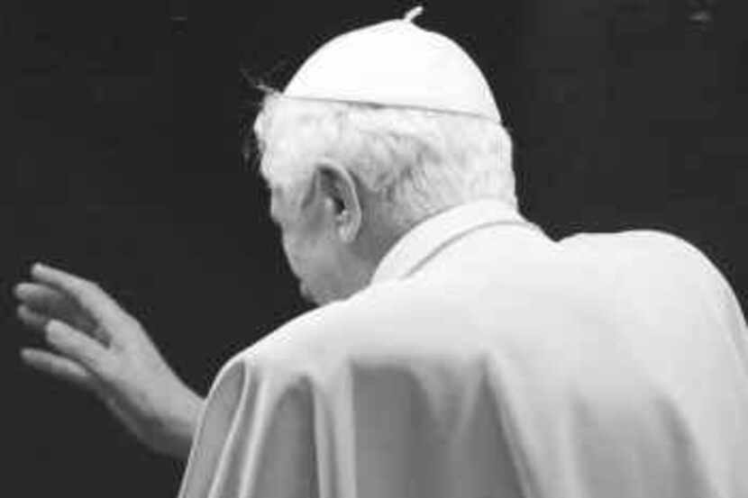 El papa Francisco dijo el miércoles que su predecesor, Benedicto XVI, estaba “muy enfermo” y...