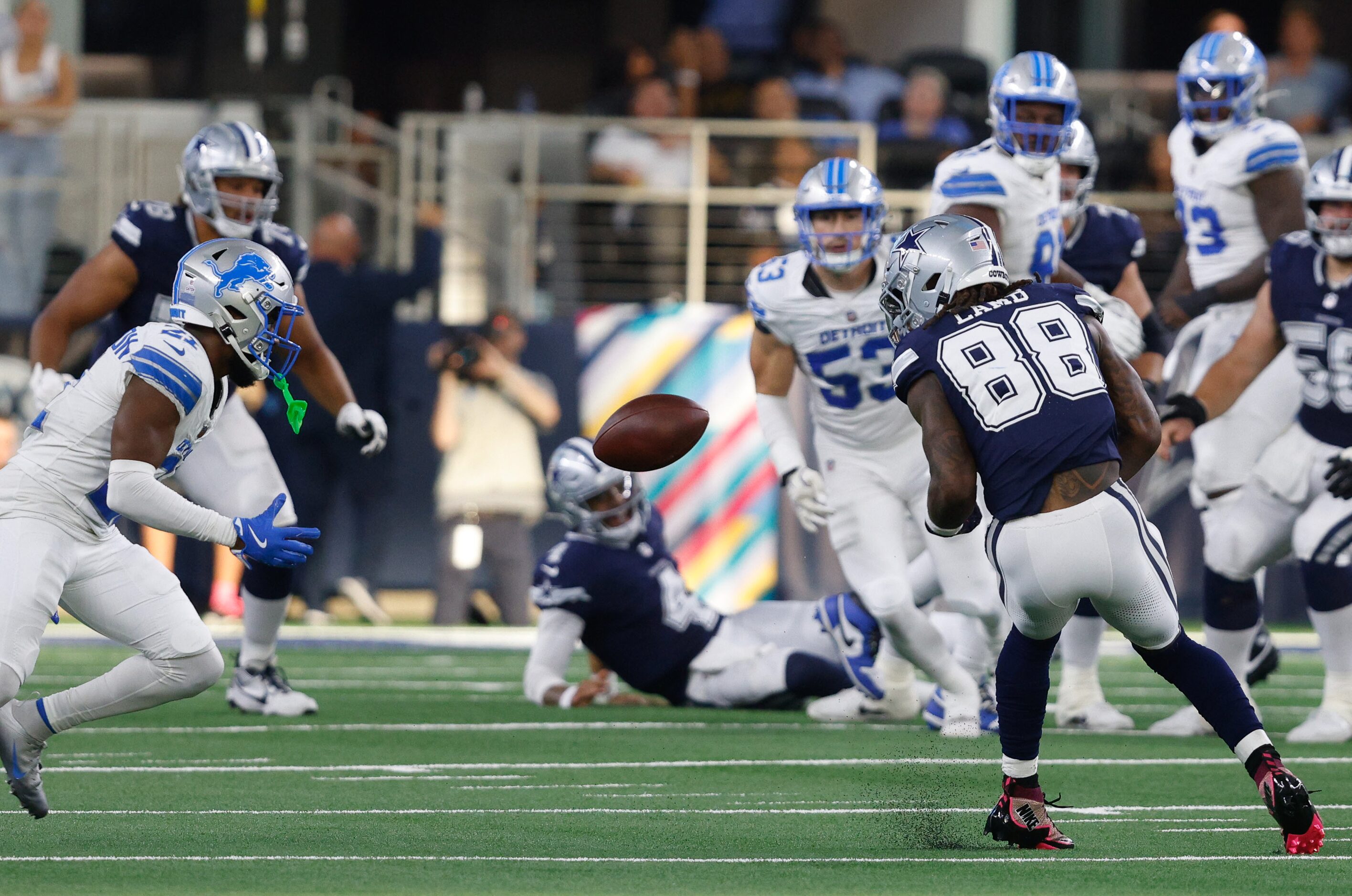 Dallas Cowboys wide receiver CeeDee Lamb (88) tries to catch the pass in the second half of...