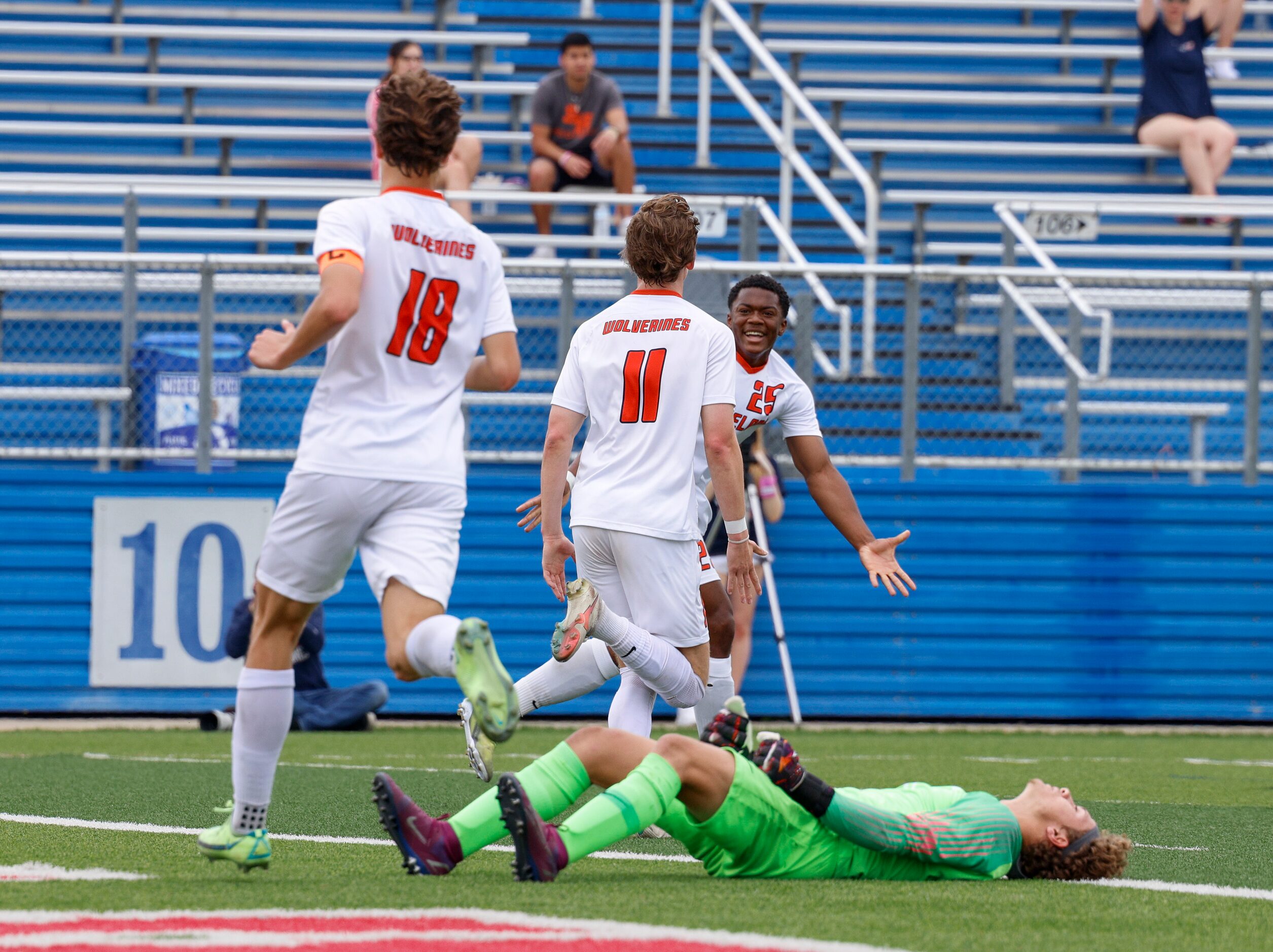 Frisco Wakeland midfielder Ryan Greener (18), Frisco Wakeland forward William Heidman (11)...