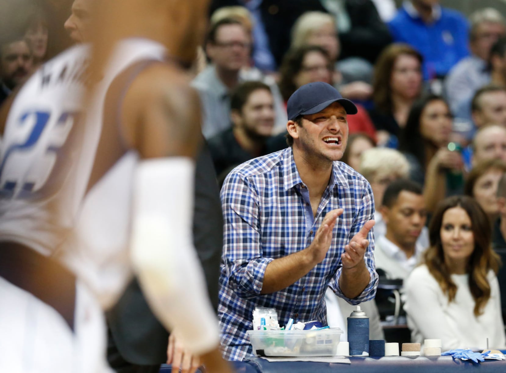 Tony Romo to be honorary Dallas Maverick for final home game