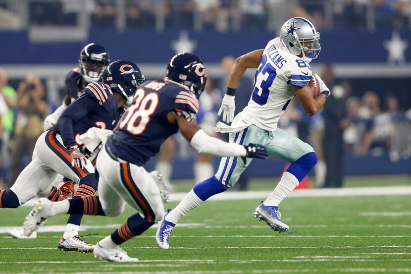 Dallas Cowboys wide receiver Terrance Williams (83) runs after the catch as Chicago Bears...