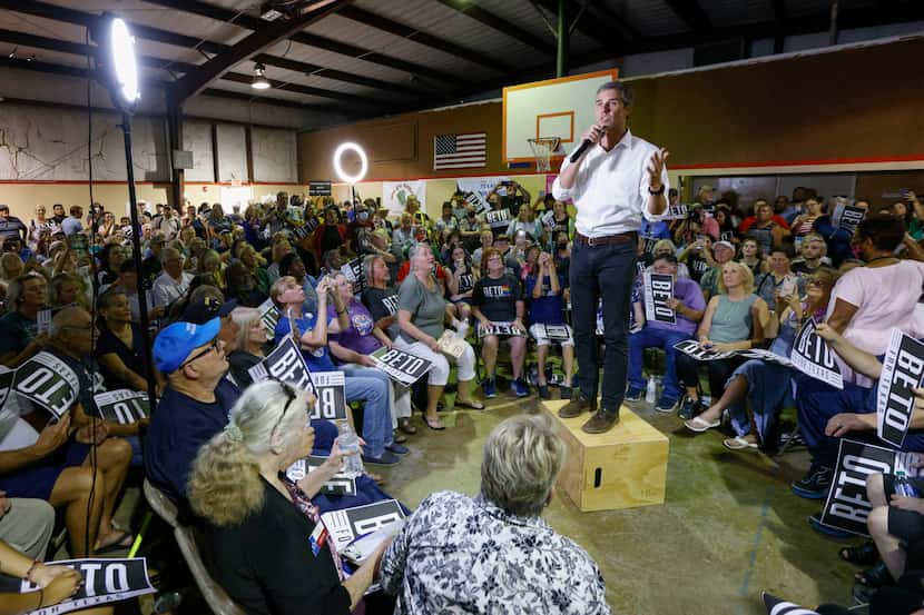 Democratic gubernatorial candidate Beto O'Rourke speaks during a town hall at the Kauffman...