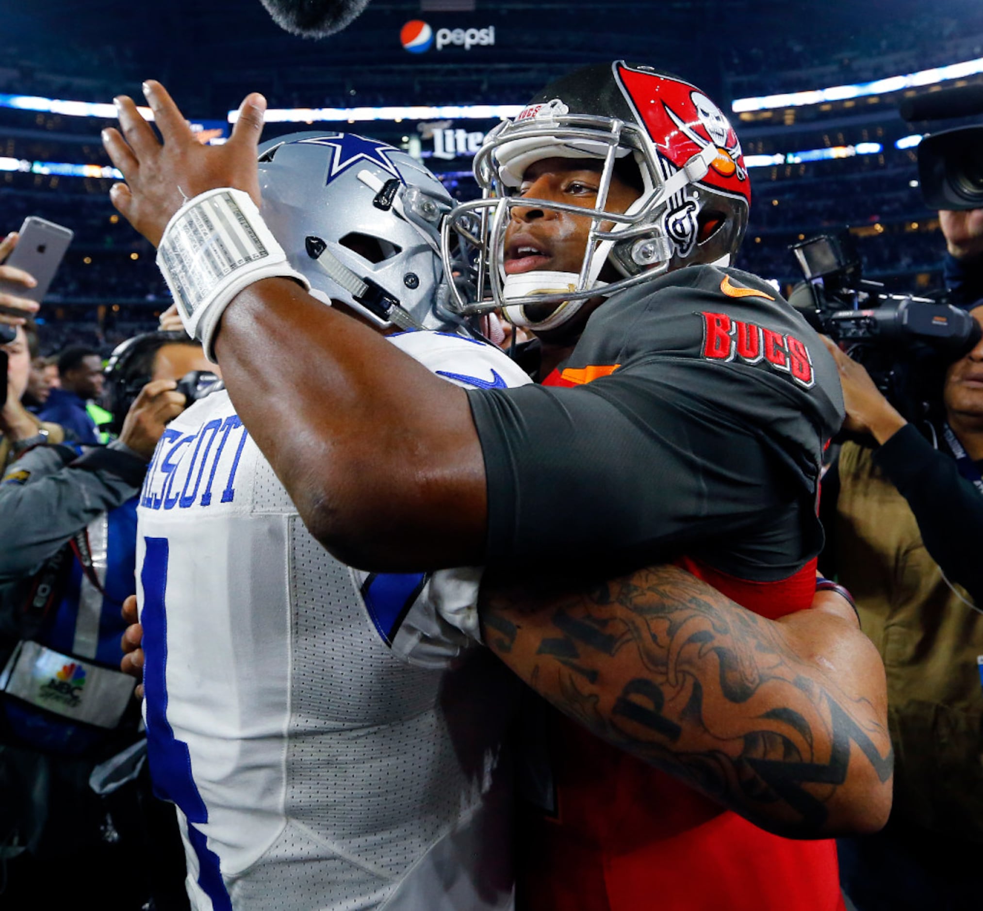 Jameis Winston throws four interceptions as Bucs lose to Texans