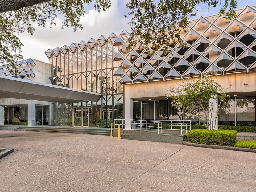  The Salvation Army HQ (Photo by Michael Cagle)