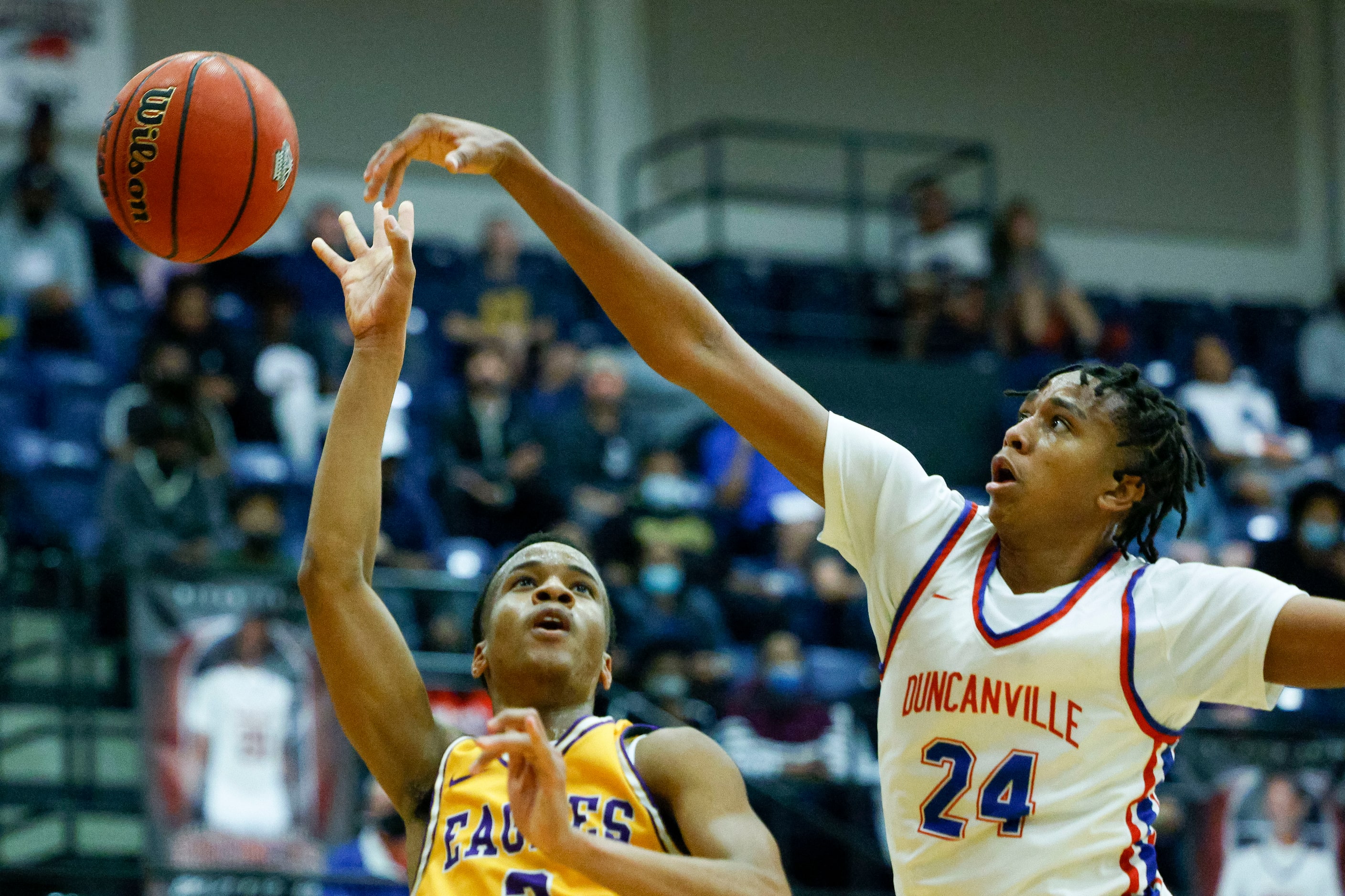 Duncanville forward Ashton Hardaway (24) blocks the shot of Richardson guard Pharaoh Amadi...