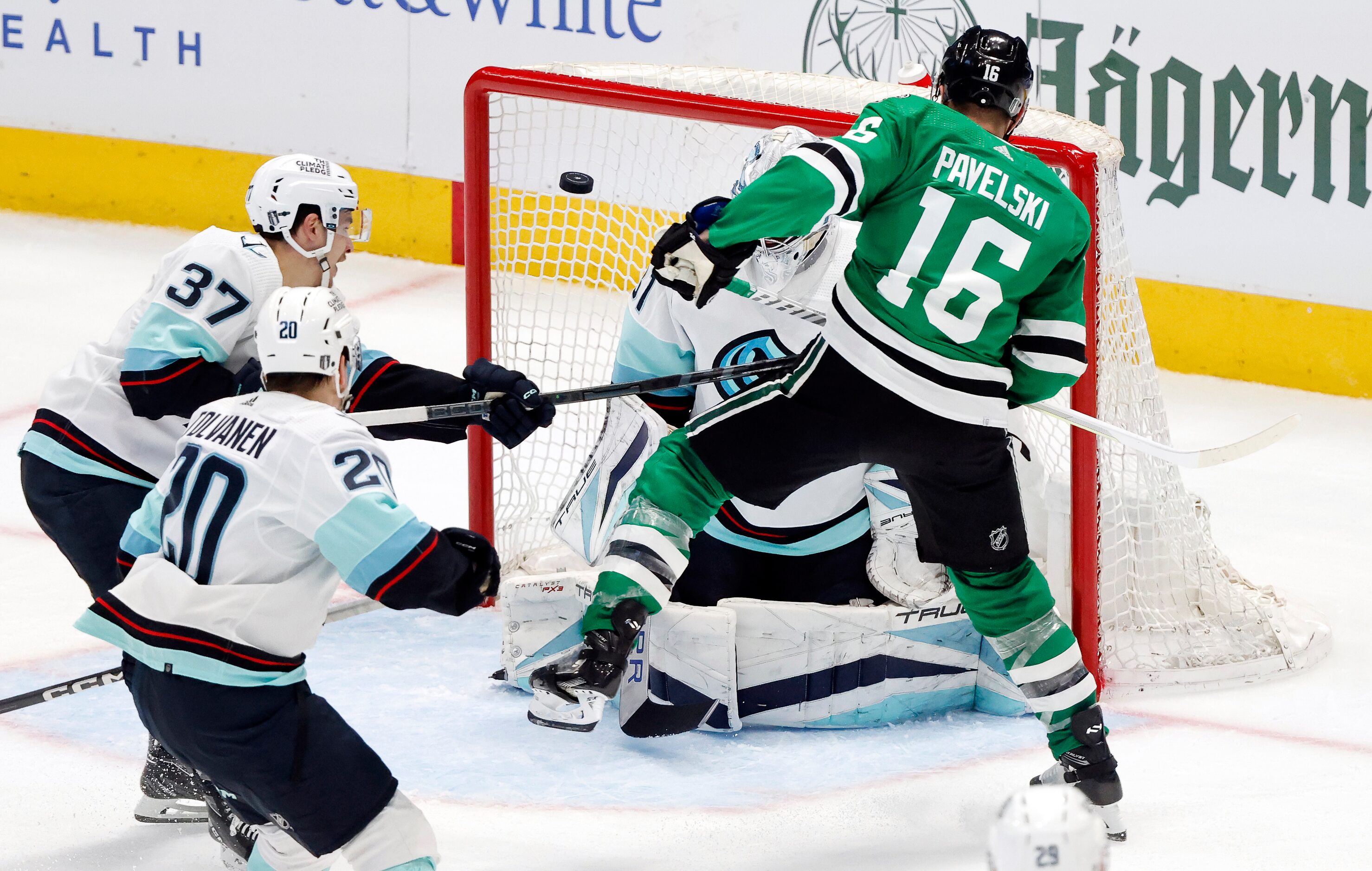 Dallas Stars center Joe Pavelski (16) scores his fourth goal of the game against Seattle...