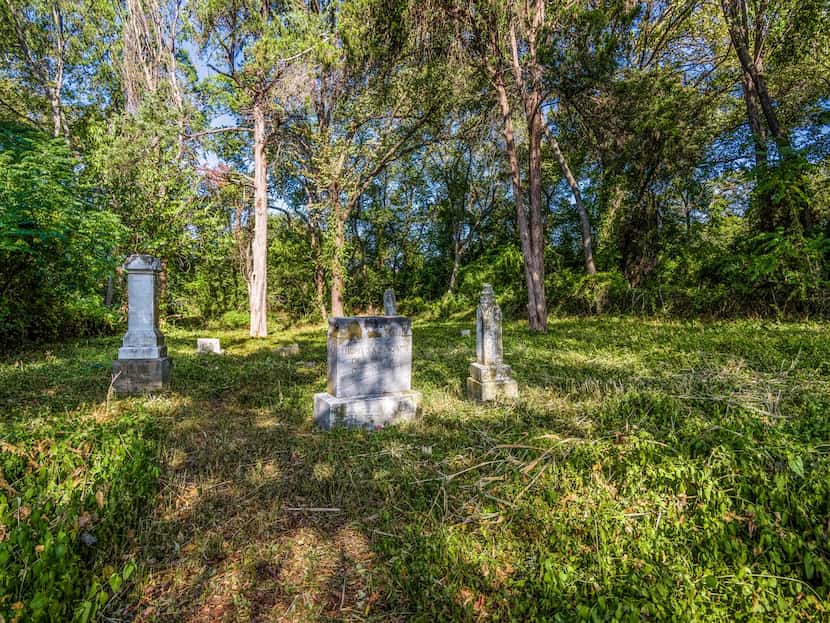  McAdamâs Cemetery in Oak Cliff (Photo by Michael Cagle)
