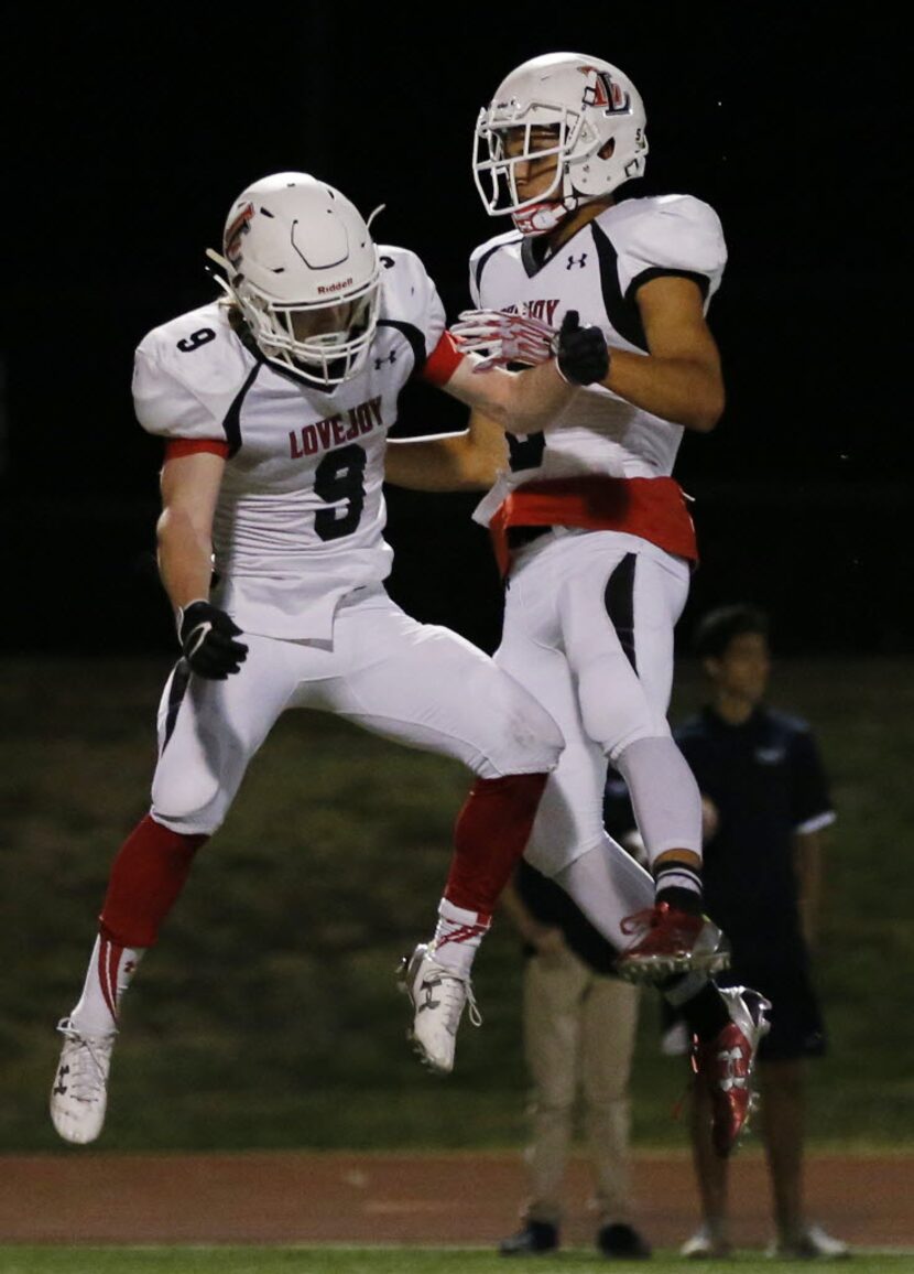 Lovejoy running back Nick Parker (9) celebra touchdown on a 3-yard rushing play in the first...