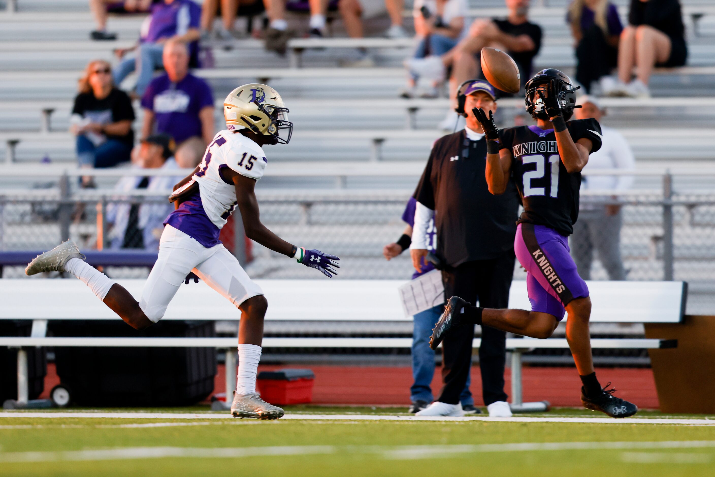 A pass is complete to Frisco Independence’s wide receiver McKenzie West (21) by quarterback...