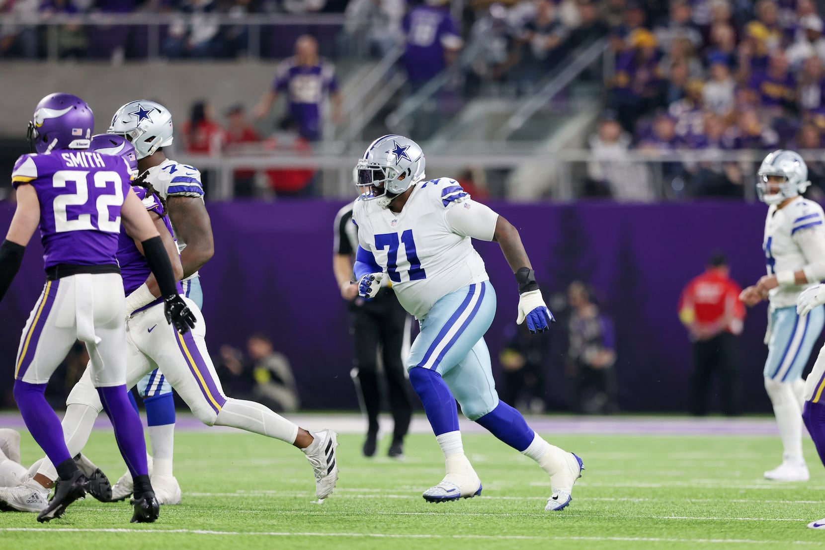 Jason Peters steps in at right tackle, stabilizes Cowboys O-line on  game-winning drive