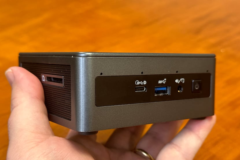 Geekom Mini PC packs a lot into a very small case
