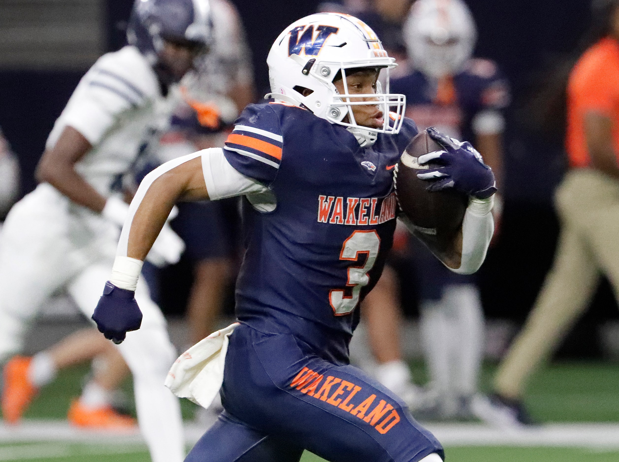 Wakeland High School running back Aidan Poole (3) runs to the end zone during the first half...