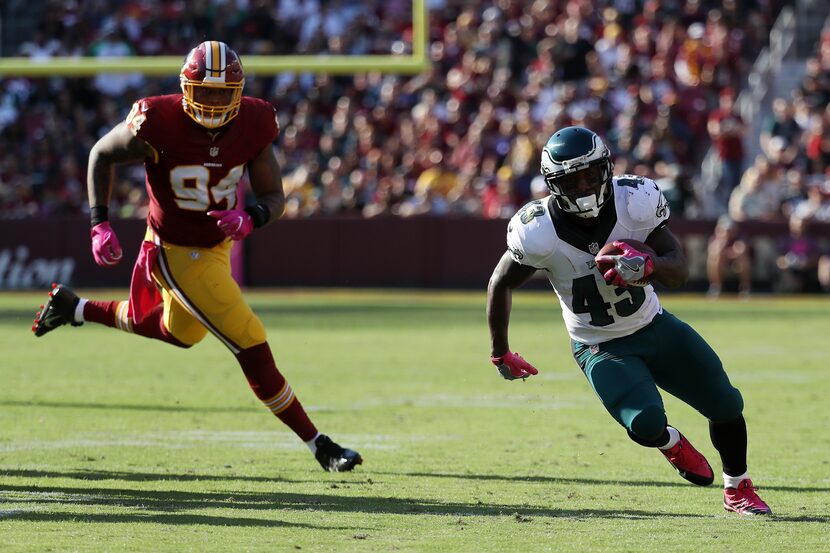 LANDOVER, MD - OCTOBER 16: Running back Darren Sproles #43 of the Philadelphia Eagles...