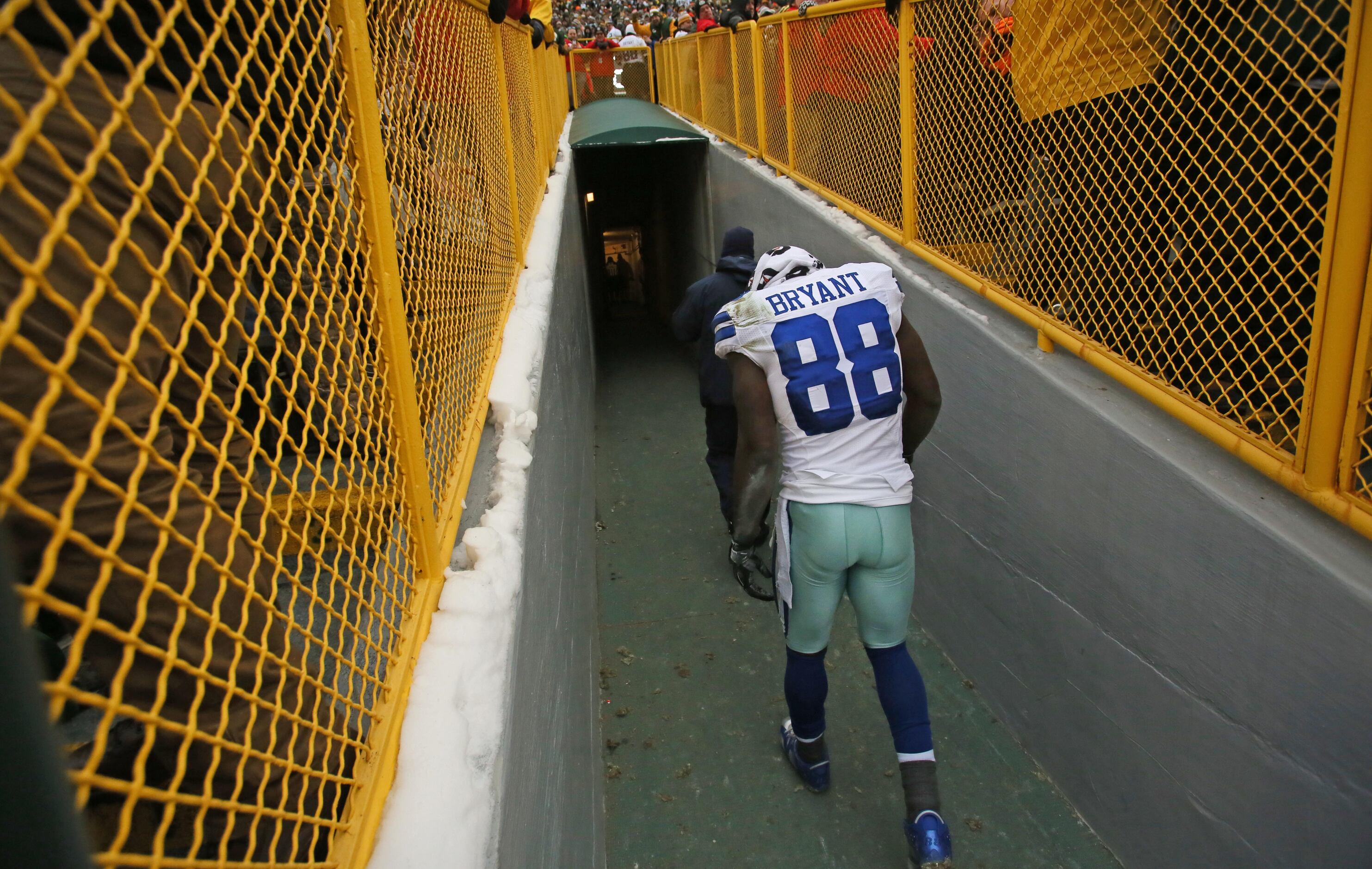 Jerry Jones, Stephen Jones mum on possible Dez Bryant pay cut