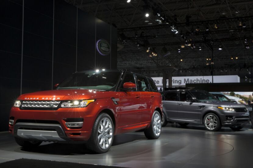 The 2014 Range Rover Sport stayed on dealers' lots an average of seven days in November.