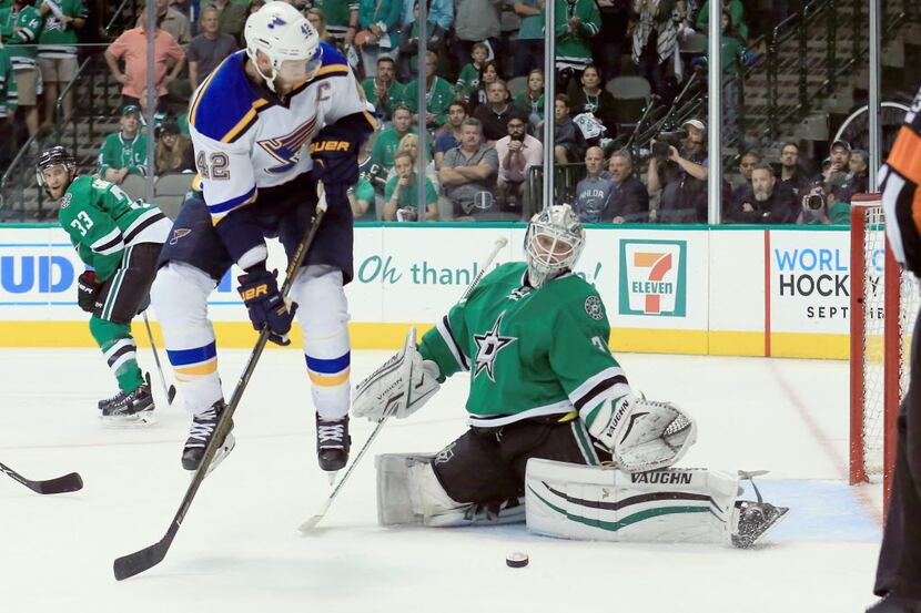 DALLAS, TX - MAY 01:  David Backes #42 of the St. Louis Blues scores the game winning goal...
