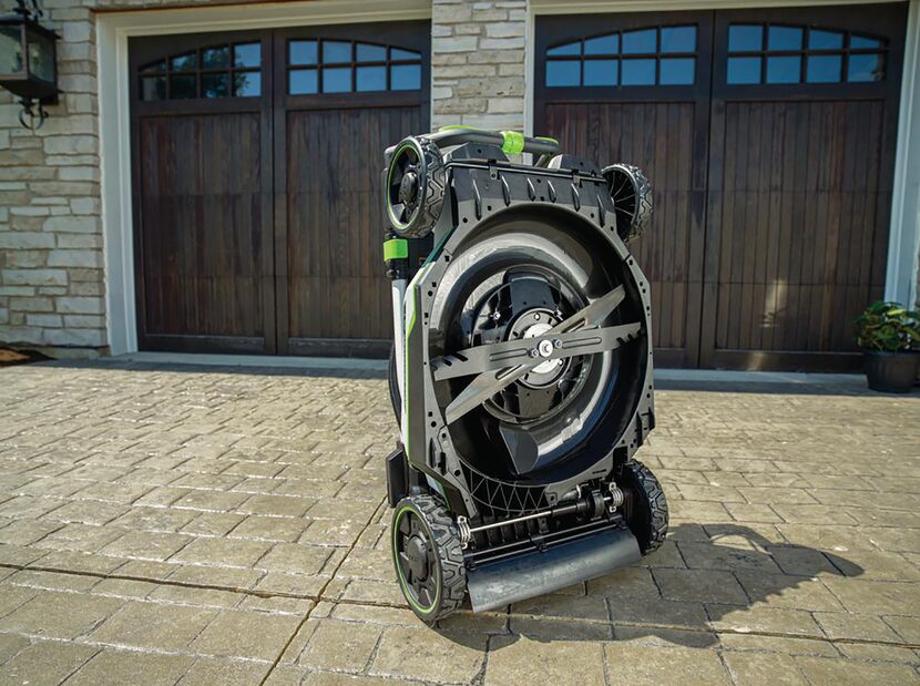 The Ego Power+ Select Cut mower's two-blade cutting system.