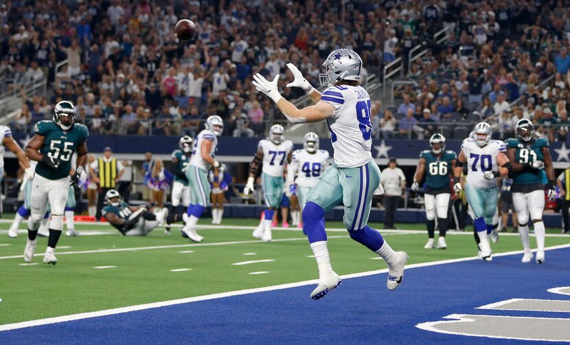 Dallas Cowboys tight end Blake Jarwin (89) catches a pass for a touchdown in a game against...