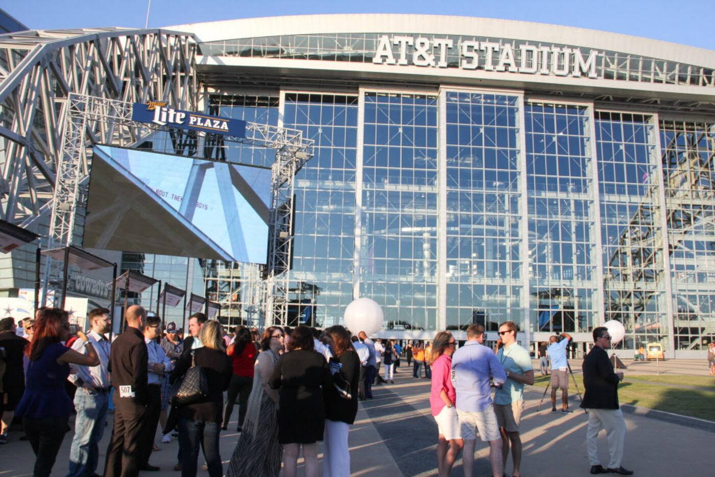 Foodies and football fans alike attended the Taste of the NFL tailgate party on Sunday at...