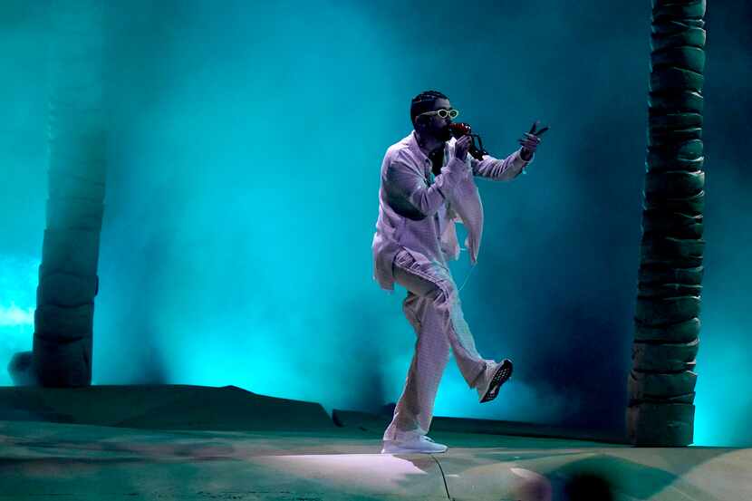 ARCHIVO - Bad Bunny durante su concierto en el Hard Rock Stadium, el 12 de agosto de 2022,...