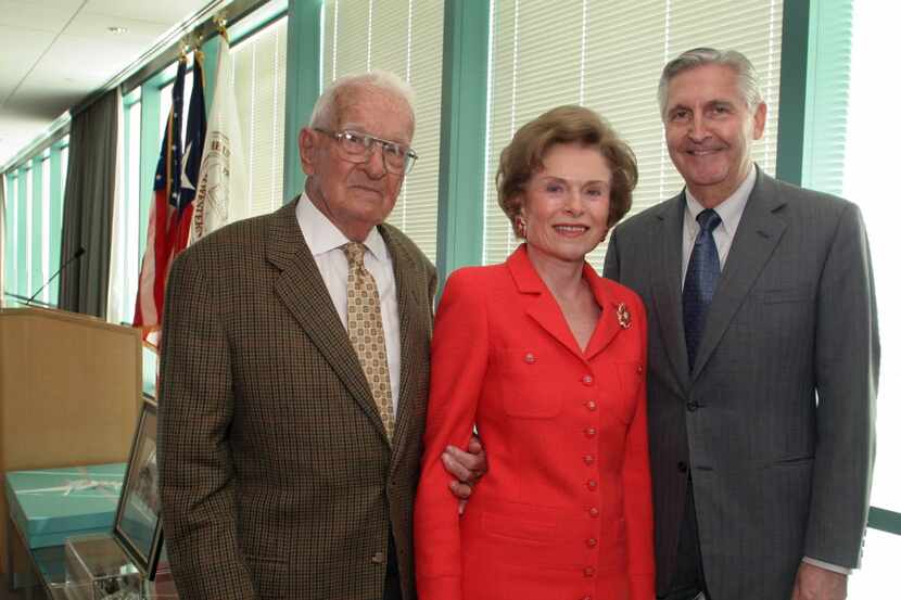 Former Texas Gov. Bill Clements, Rita Clements and Dr. Kern Wildenthal at a UT-Southwestern...