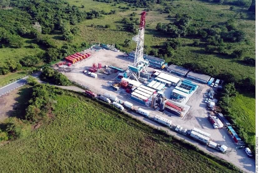 Vista aérea de una instalación de Petróleos Mexicanos en el sureste de México