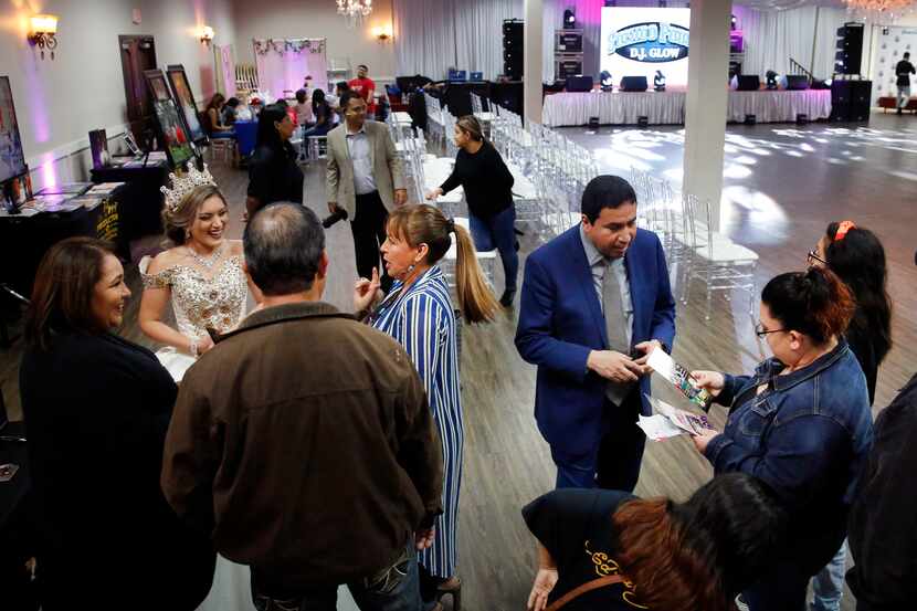 El evento Quinceañera & Wedding Expo se llevó a cabo el domingo en Irving Banquet Halls.