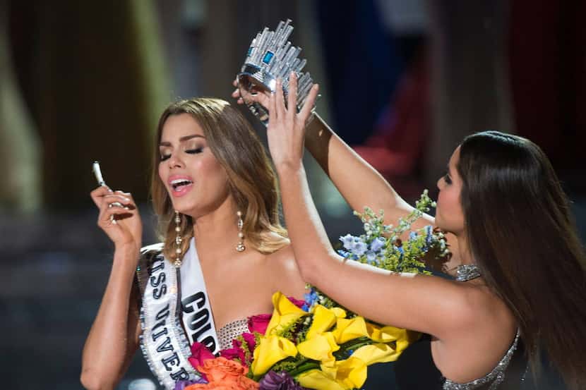 Miss Colombia Ariadna Gutierrez, left, is mistakenly crowned Miss Universe 2015. Miss...