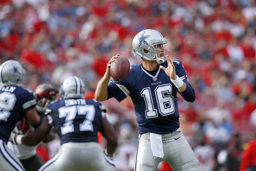 Dallas Cowboys quarterback Matt Cassel (16) looks to throw from the pocket against the Tampa...