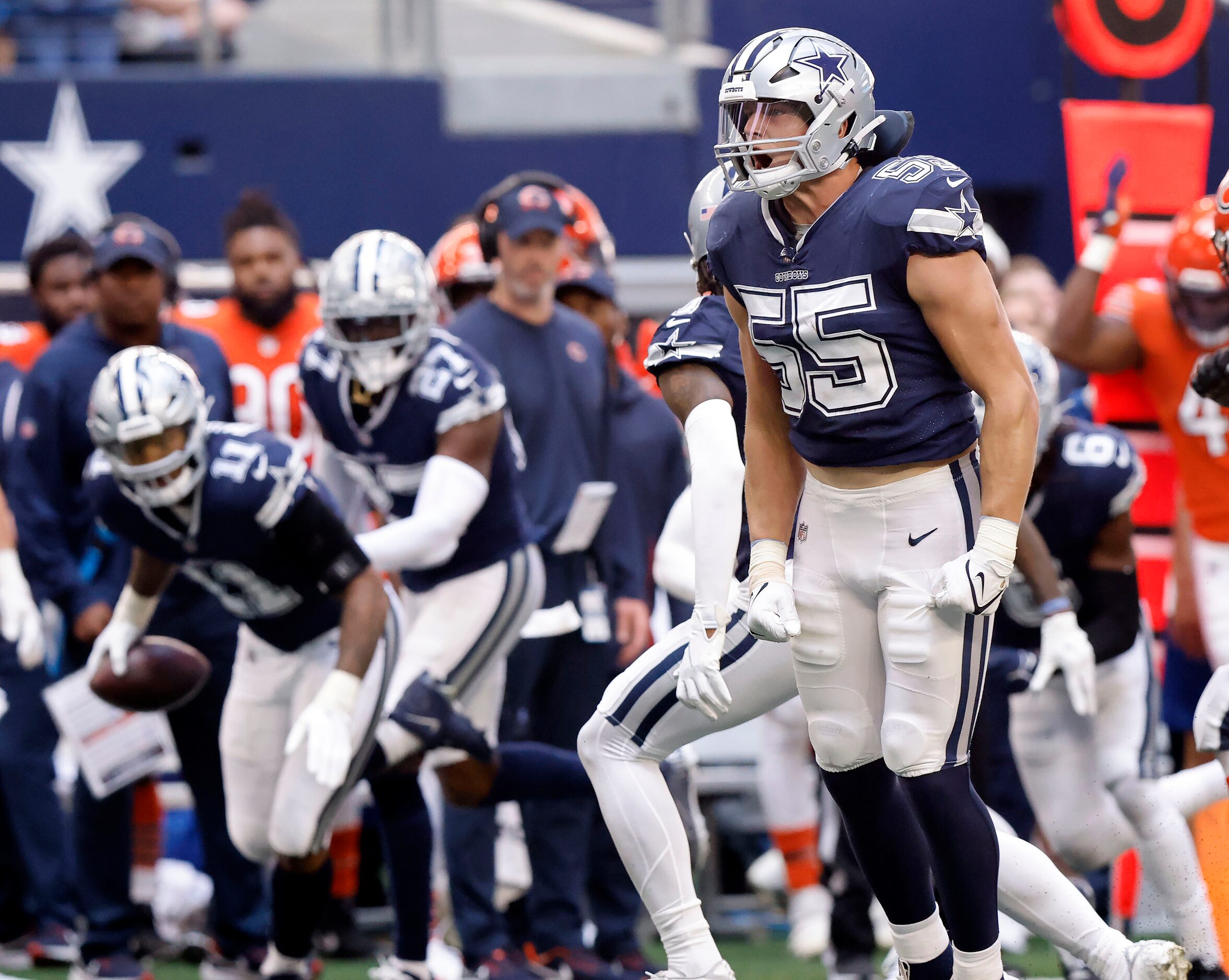 Dallas Cowboys linebacker Leighton Vander Esch (55) celebrates his strip fumble of Chicago...