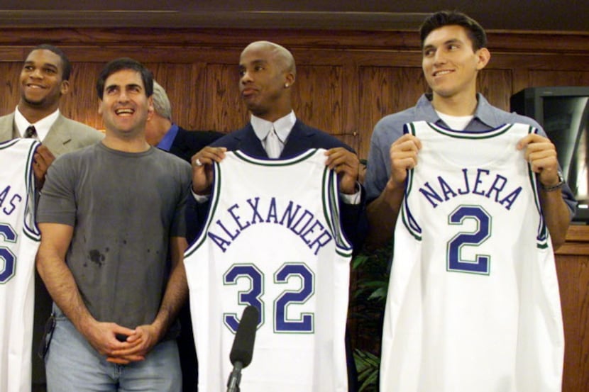 Dallas Mavericks 2000 NBA draft picks, from left, Donnell Harvey, Etan Thomas, Courtney...