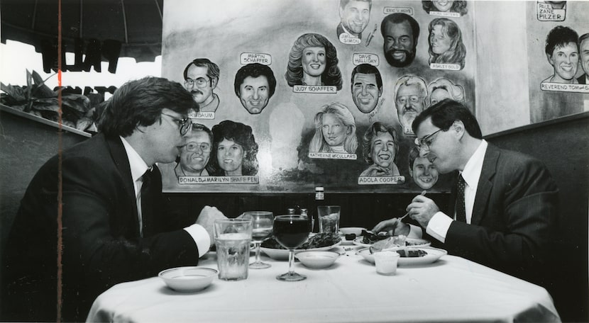 In this 1991 DMN file photo, two customers lunch at The Palm Restaurant in Dallas' West End...