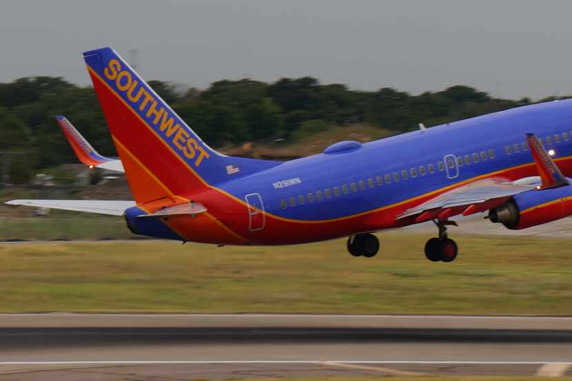  A Southwest Airlines jet takes off last month from Dallas Love Field. (Terry Maxon/DMN)
