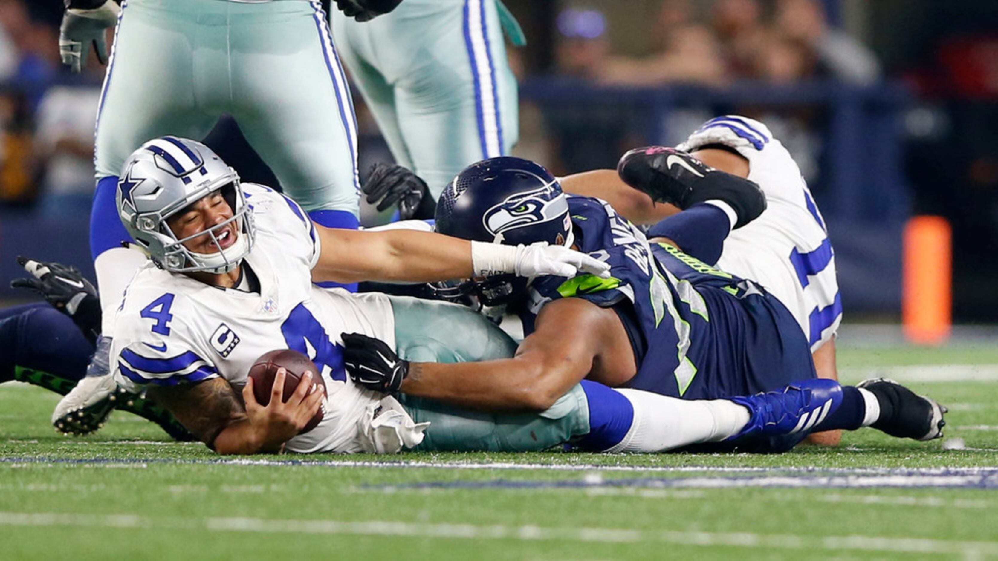 Seahawks stay alive for playoffs with 21-12 win over Cowboys - The