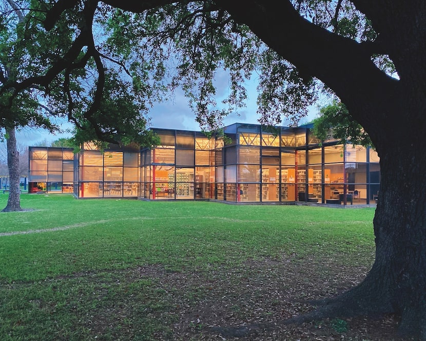 Carnegie Branch Library, Ray Bailey Architects, Houston, 1982. Photo by Ben Koush from "Home...