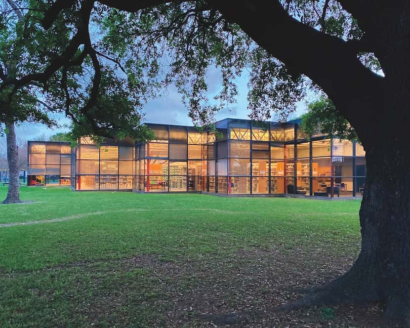 Carnegie Branch Library, Ray Bailey Architects, Houston, 1982. Photo by Ben Koush from "Home...