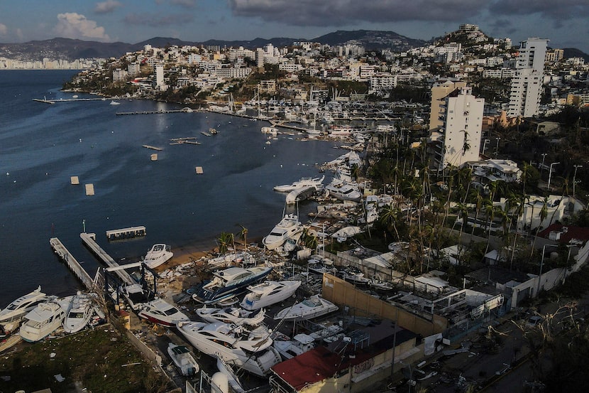 Daños en un club náutico tras el paso del huracán Otis en Acapulco, México, el sábado 28 de...