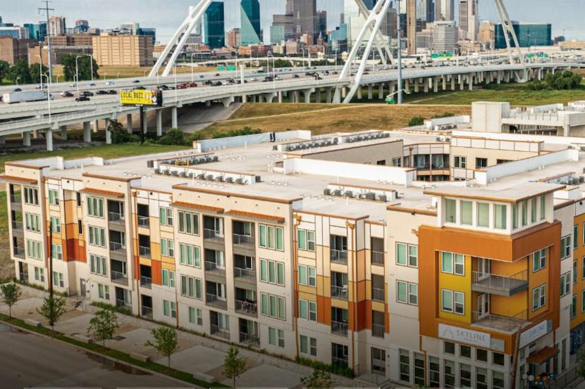 The Trinity Skyline apartments are on Beckley Avenue across the river from downtown Dallas.