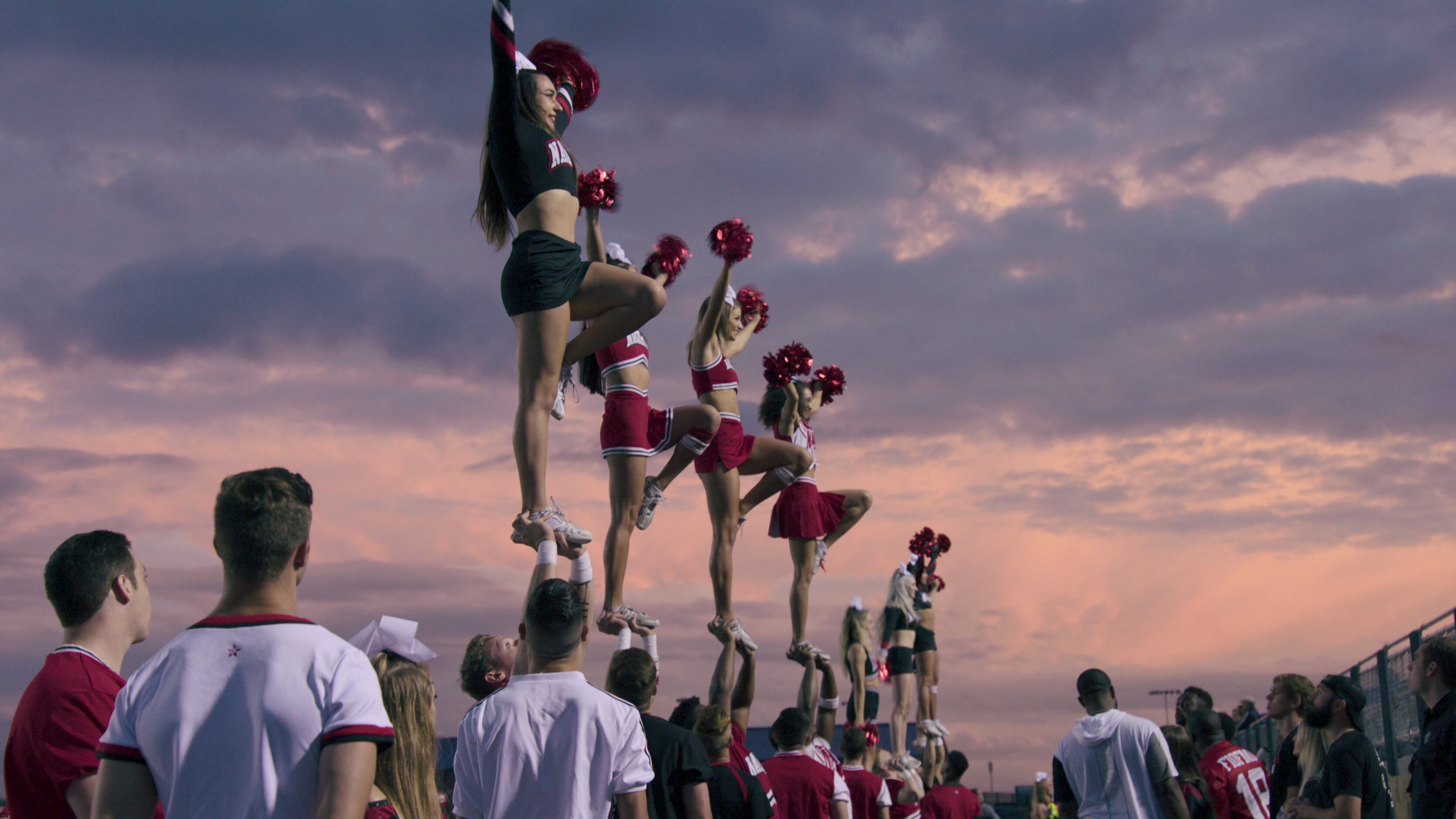 Dallas Cowboys Cheerleaders Performance - U.S. Army Garris…