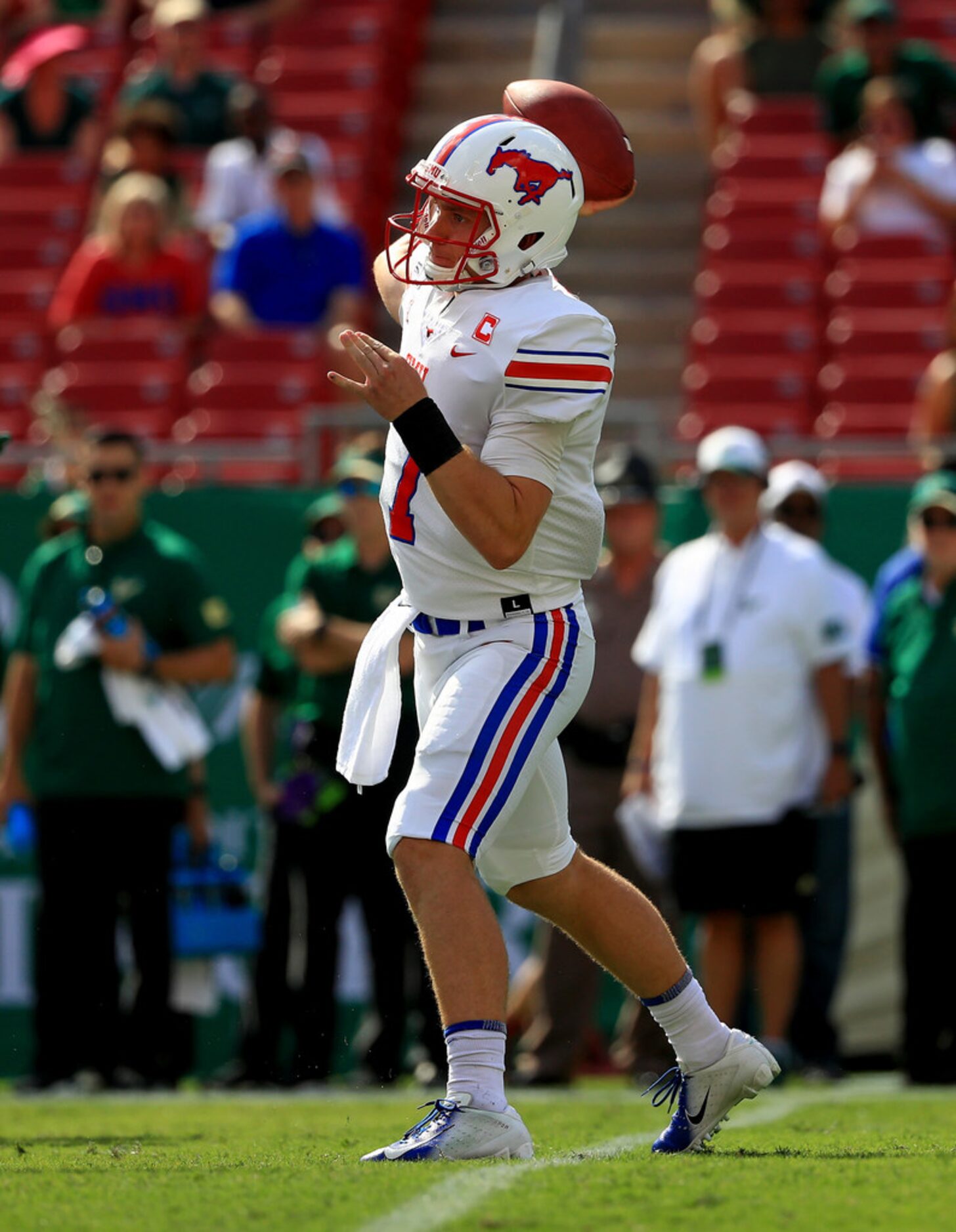 TAMPA, FLORIDA - SEPTEMBER 28: Shane Buechele #7 of the Southern Methodist Mustangs passes...