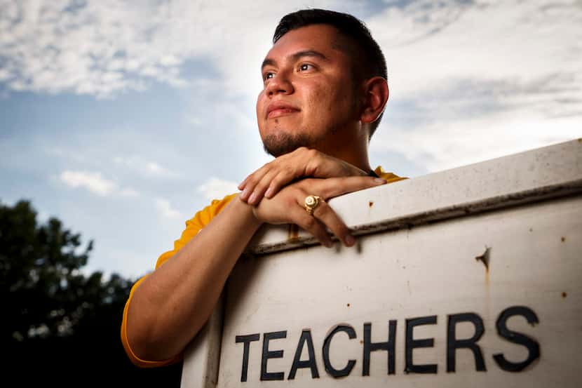 Luis Juarez -Trevino es maestro de quinto grado en Lipscomb Elementary . (Smiley N. Pool/The...