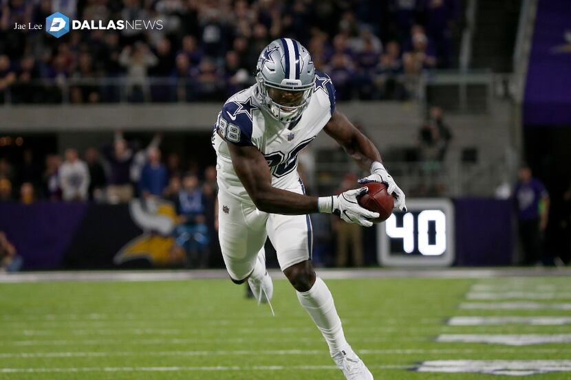 Dallas Cowboys wide receiver Dez Bryant (88) catches a 56-yard pass during the second...
