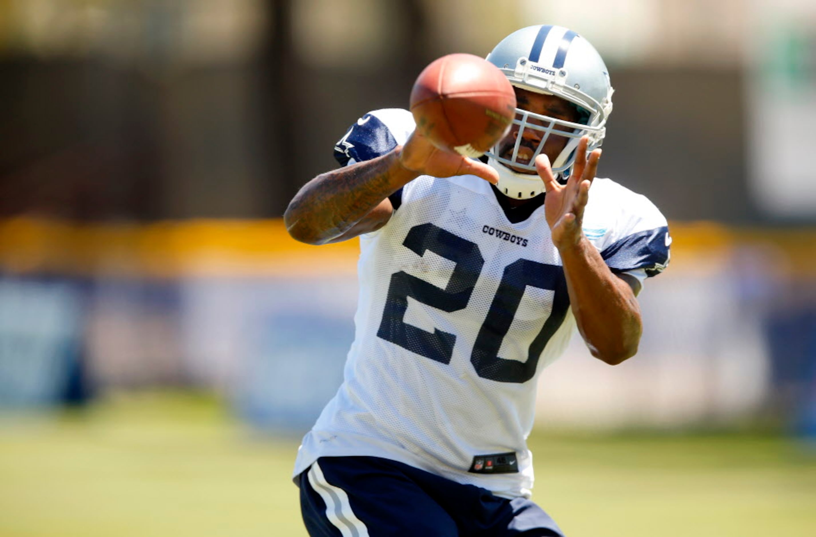 Scruggs: Why Jerry Jones should send Darren McFadden on his way; what  should Cowboys do at QB?