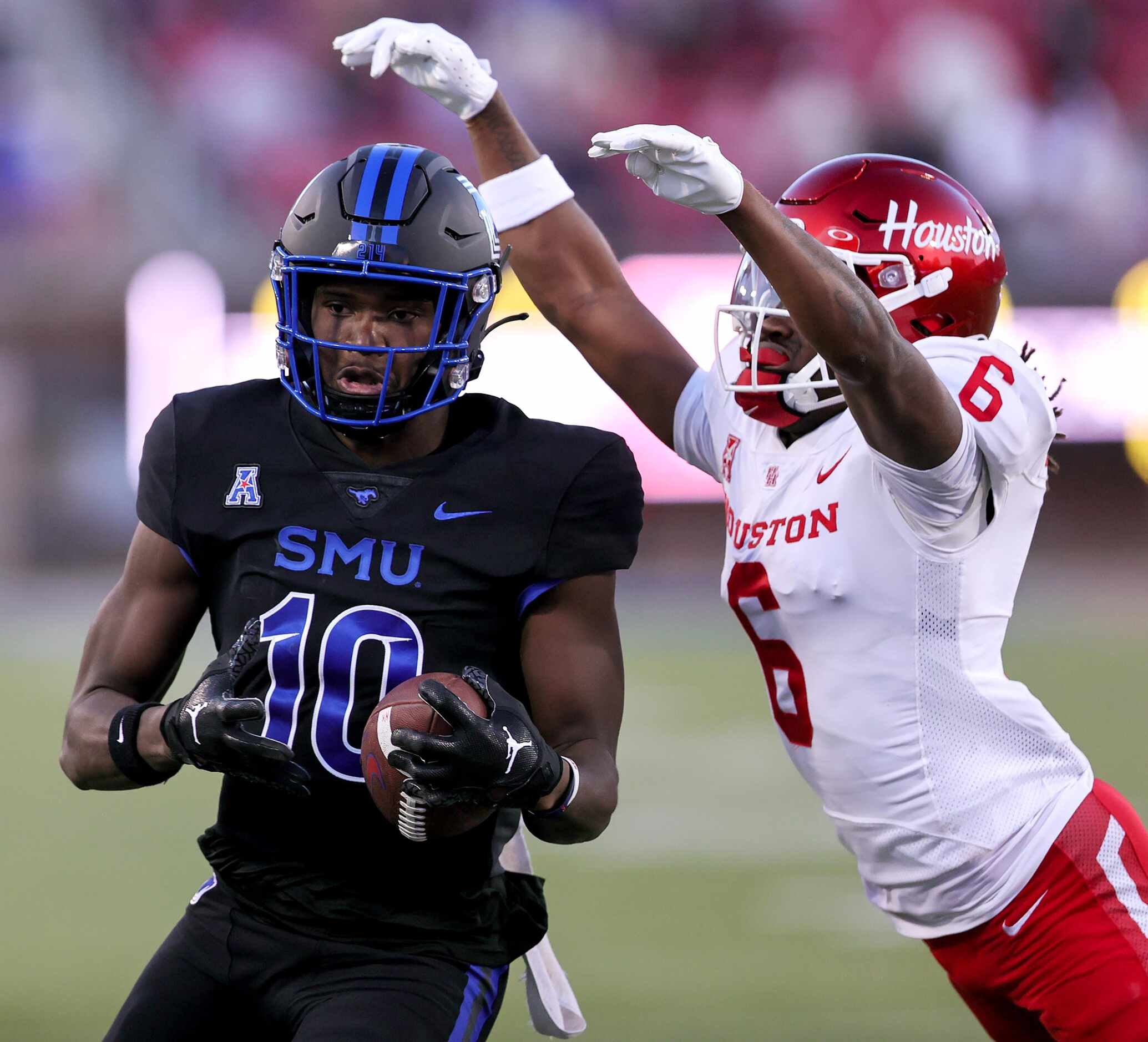 SMU wide receiver Dylan Goffney (10) goes 47 yards on a reception against Houston defensive...