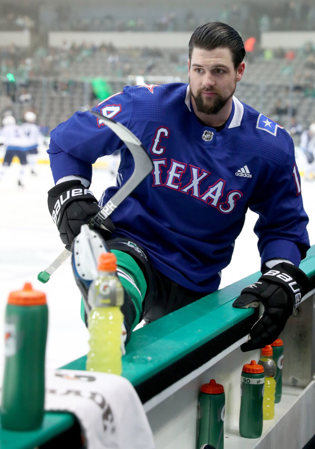 DALLAS, TEXAS - JANUARY 19: Jamie Benn #14 of the Dallas Stars prepares to take on the...