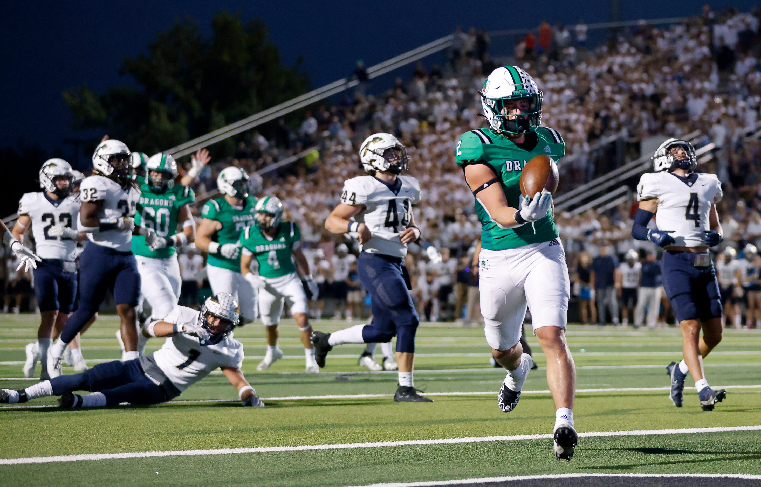 Southlake Carroll running back Owen Allen (2) scores a first quarter touchdown against...