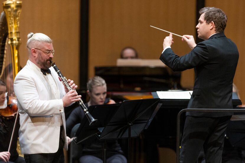 Clarinetist Jonathan Jones (left) performs Copland's Clarinet Concerto as artistic director...