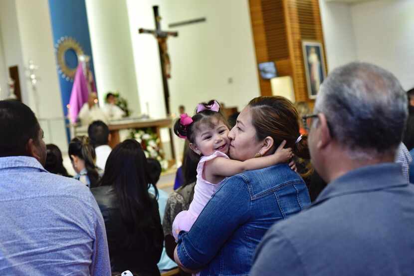 Los niños separados de sus familias en la frontera fue un tema muy presente en la misa de...